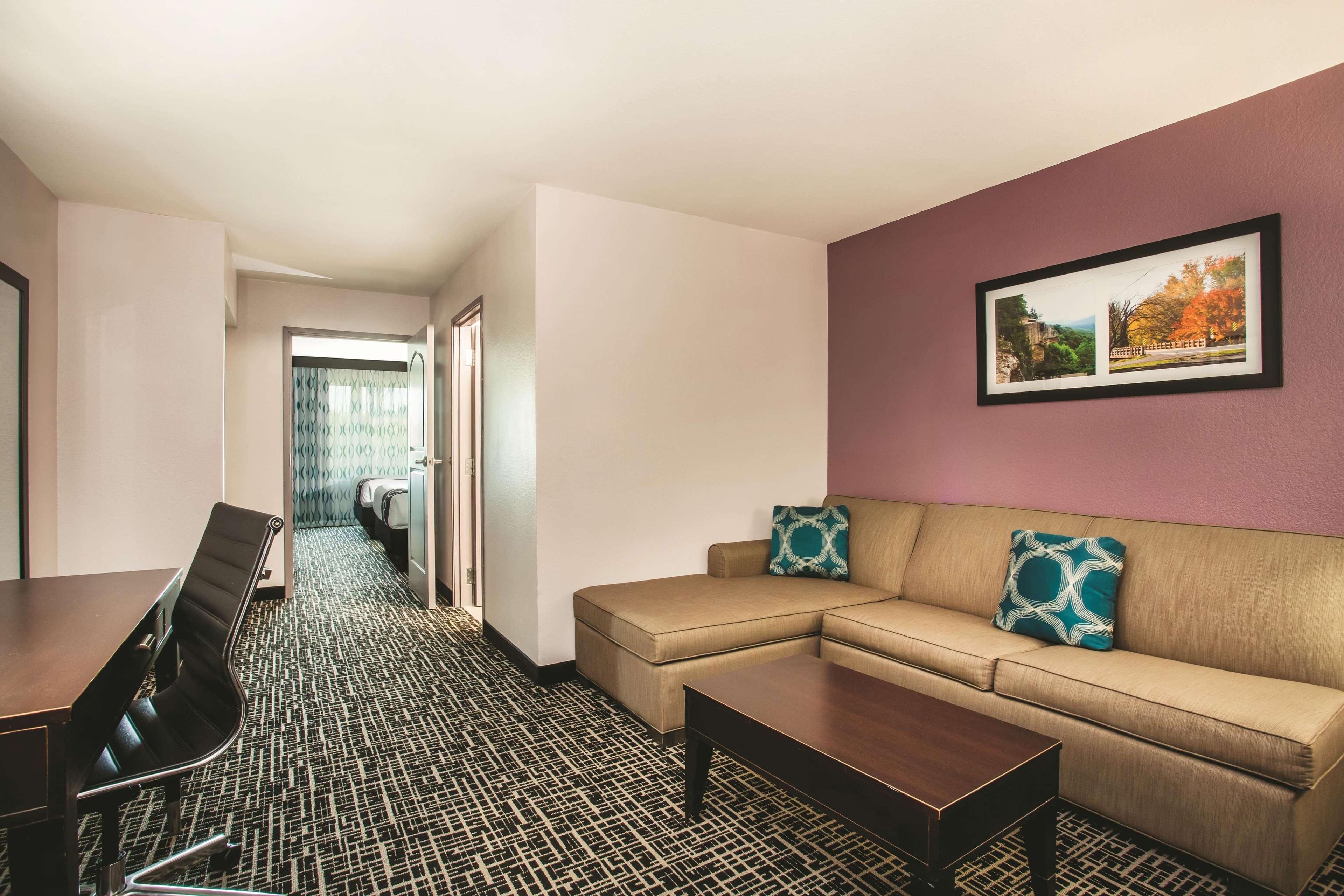 La Quinta By Wyndham Russellville Exterior photo
