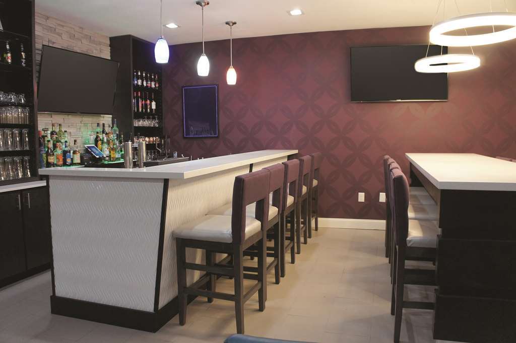 La Quinta By Wyndham Russellville Restaurant photo